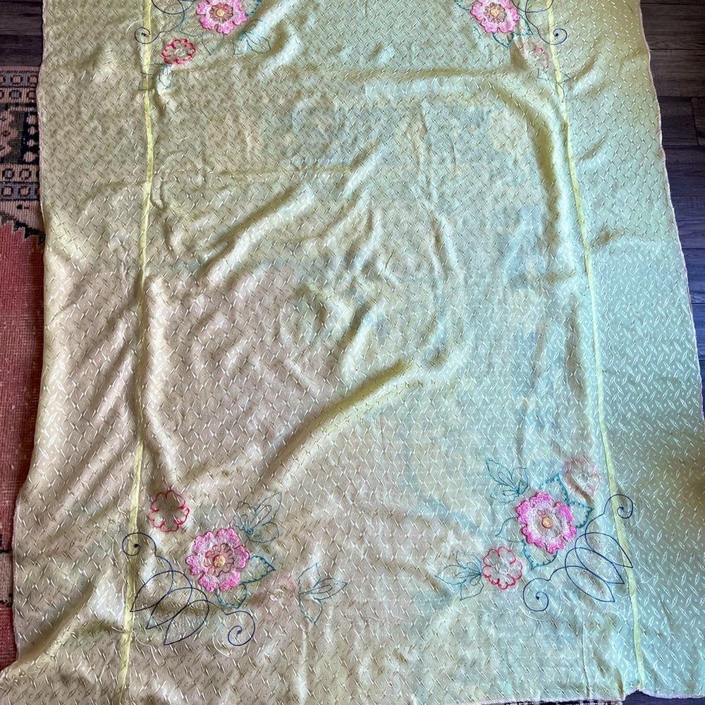 60s Bright Yellow Home Spun Tablecloth with Floral Embroidery & Napkins